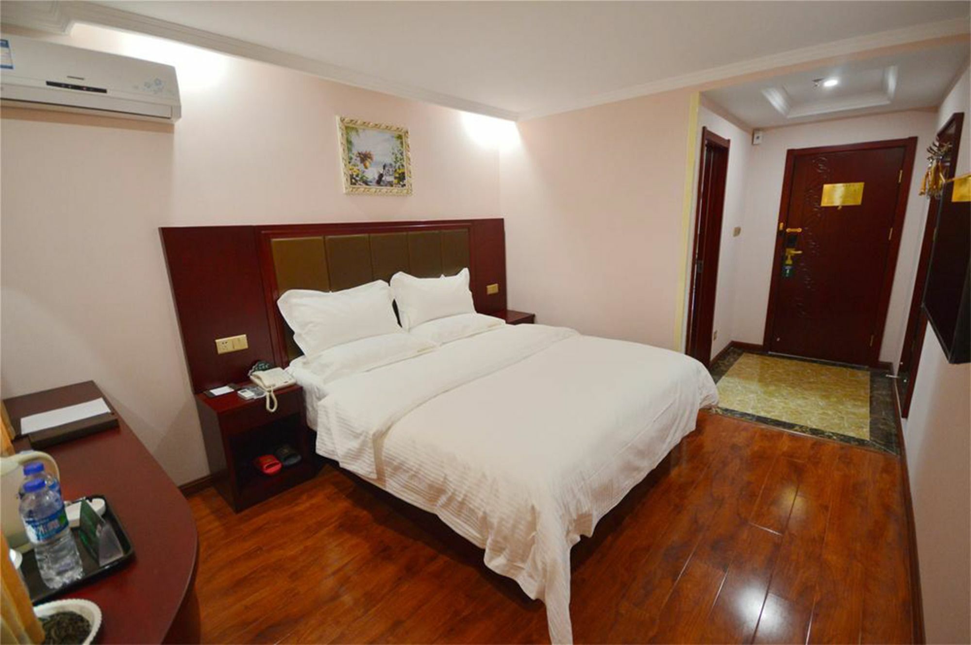 Greentree Inn Zhejiang Taizhou Tiantai Bus Station Express Hotel Экстерьер фото